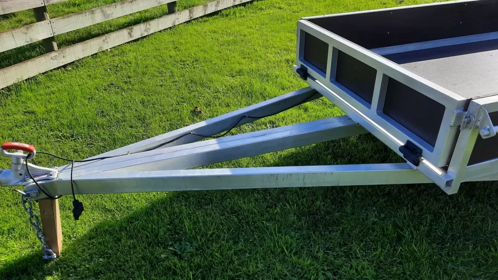 Drawbar and jockey wheel of an 8x4 aluminium trailer